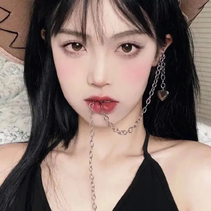 我在泥泞里你向阳而生